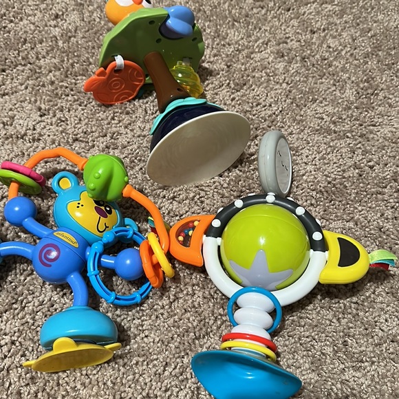 High chair toy bundle of 4 - Picture 2 of 4